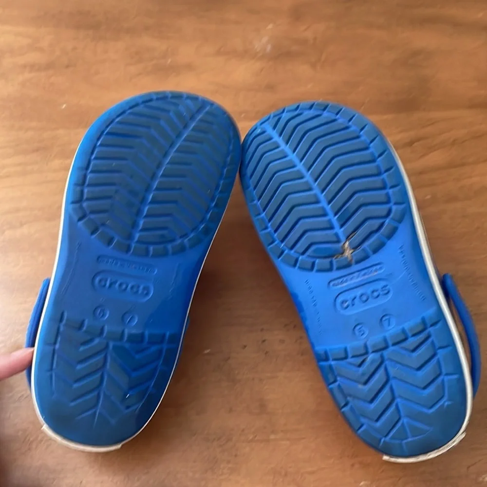 CROCS Blue and White Water Shoes Size 5